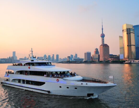 Rent Yacht Dubai: Experience Luxury on the Arabian Waters